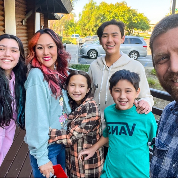 LITTLEABOUTALOT🩷 I’m Live 🔥 $3 CLEARANCE Jewelry & Accessories 🤩 - Picture 9 of 12